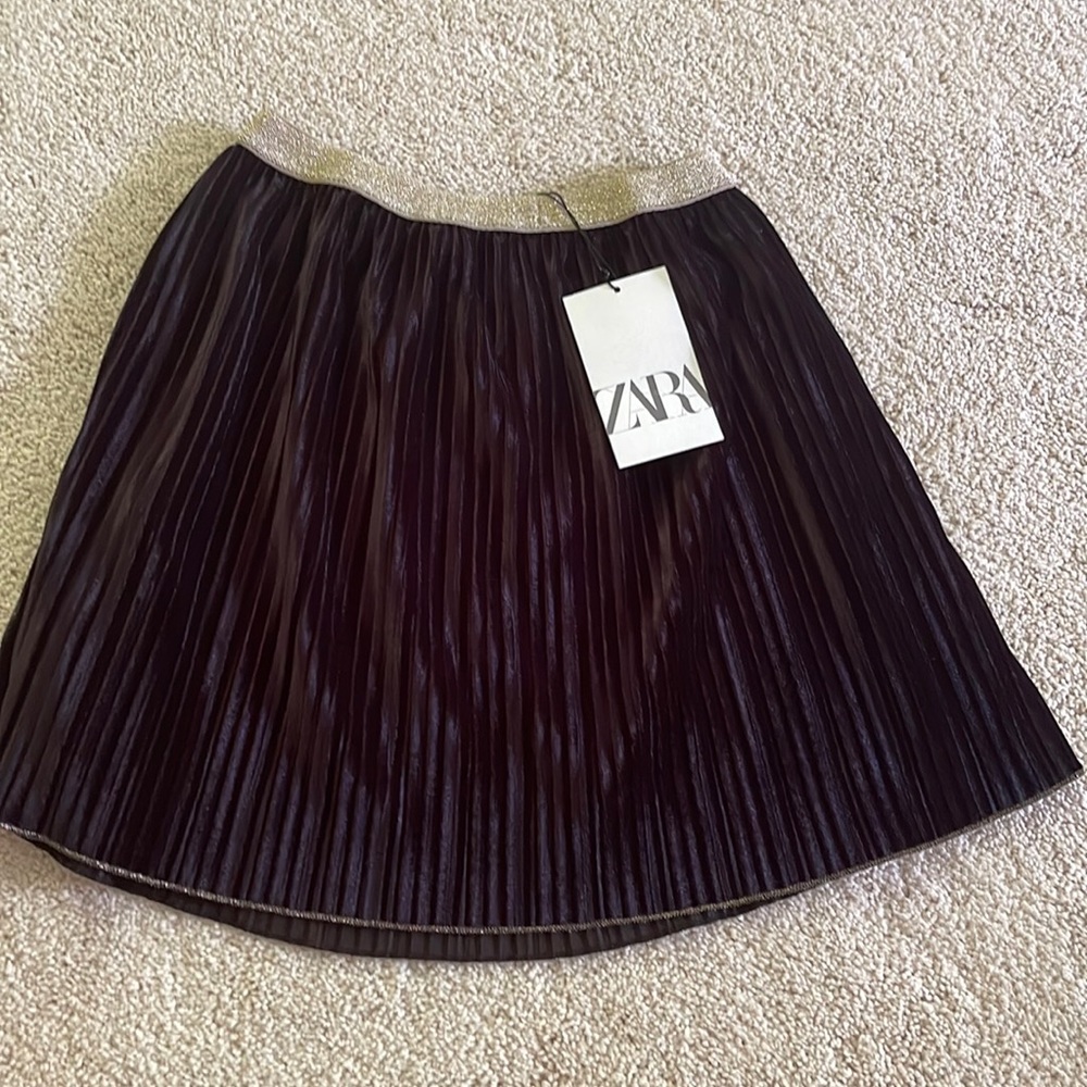 NWT— Zara Black Velvet Skirt